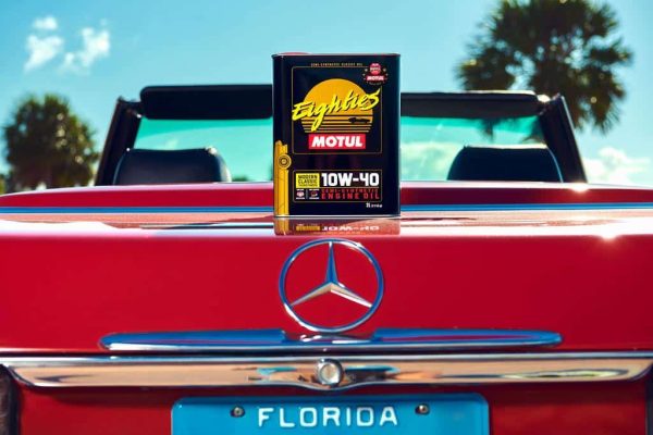 Motul Classic Eighties - 10w40 Semi Synthetic - 2L - Image 3