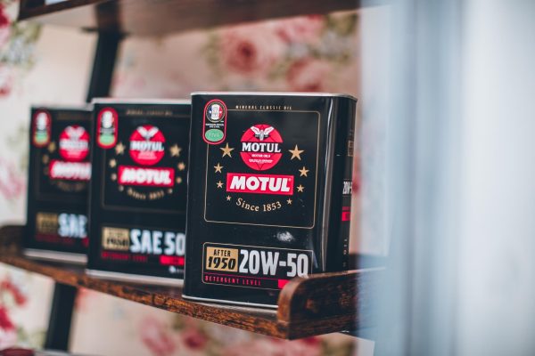 Motul Classic 20W-50 2L - Image 3